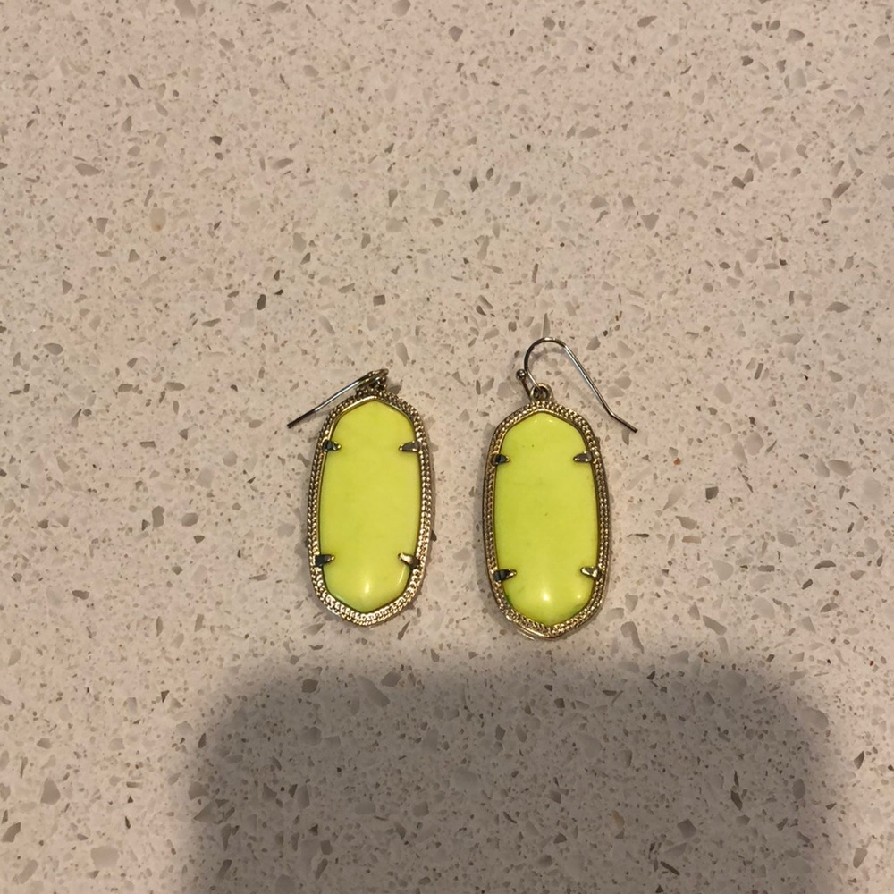 Kendra Scott Elle earrings